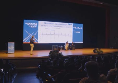 Palestra técnica no Grande Auditório durante o 28º ENACOR