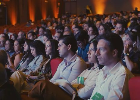 Plateia acompanha uma das palestras da programação técnica do 28º ENACOR